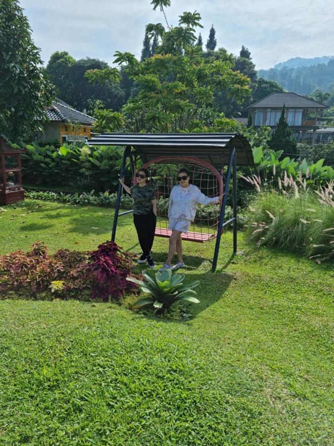 Villa Chacha At Macarena, Megamendung Exterior photo